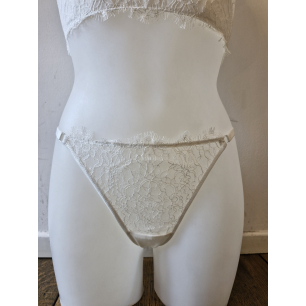 Paloma Casile - String Lucy Ivoire Paloma Casile - String Lucy Ivoire