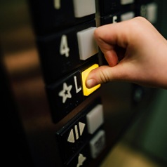 Bordure - L'ascenseur sensationnel Bordure - L'ascenseur sensationnel