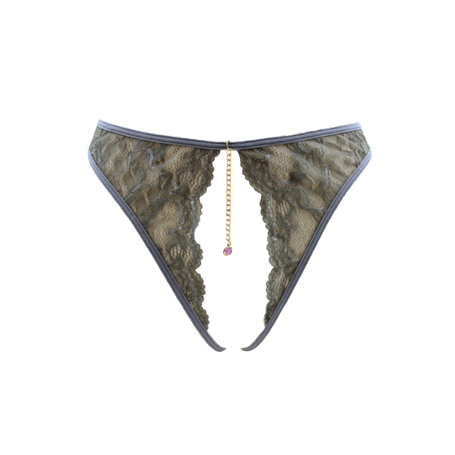 String gris avec bijou couleur aléatoire et chaîne dorée
